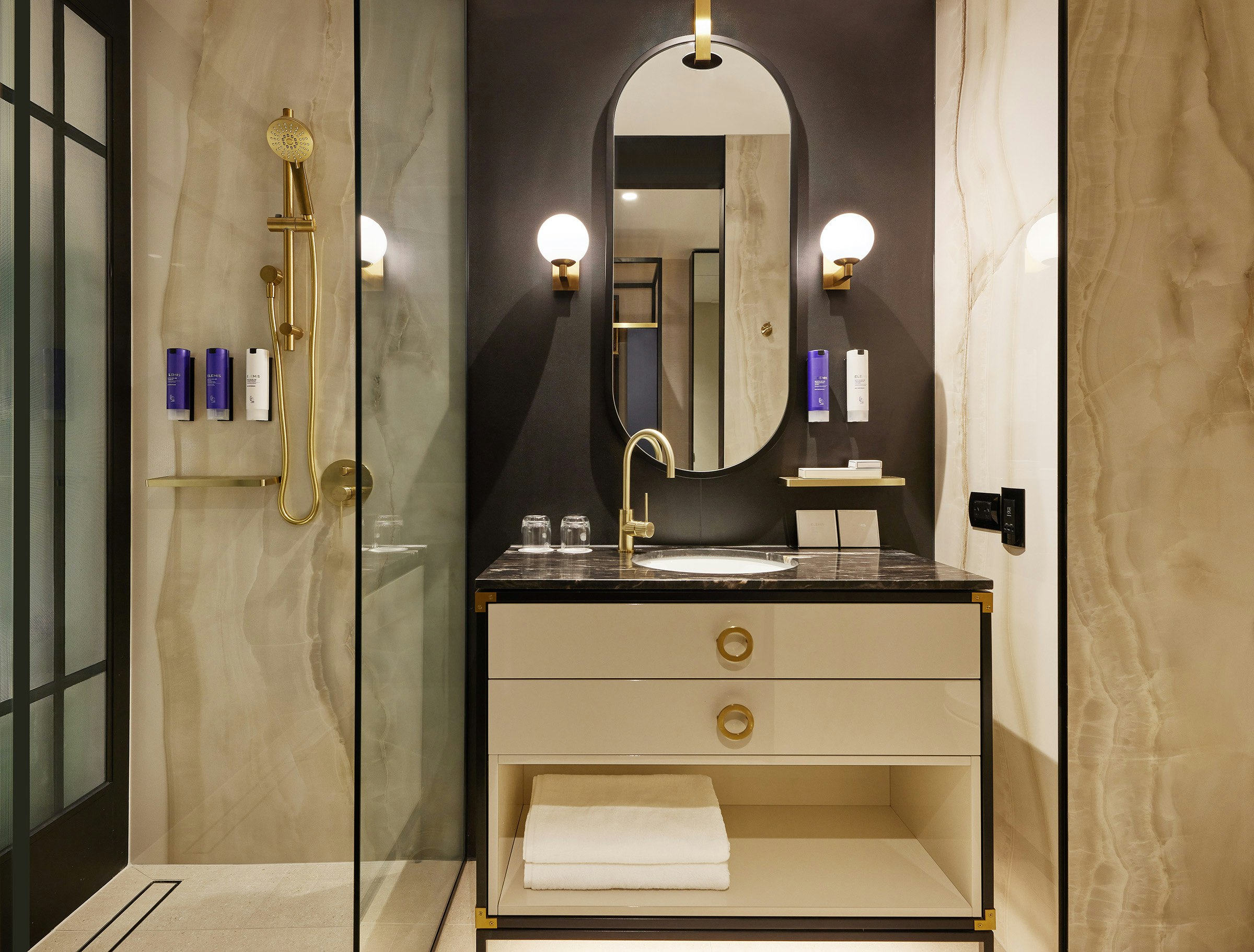 Dorsett Melbourne 21/21