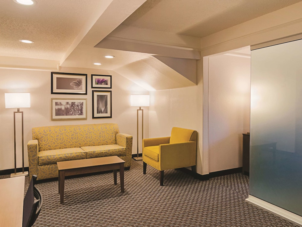 La Quinta Inn & Suites by Wyndham Denver Tech Center 34/52