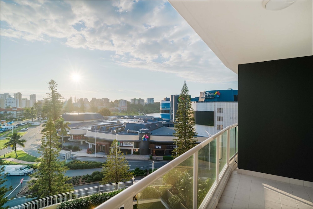 The Sebel Twin Towns Coolangatta 57/64