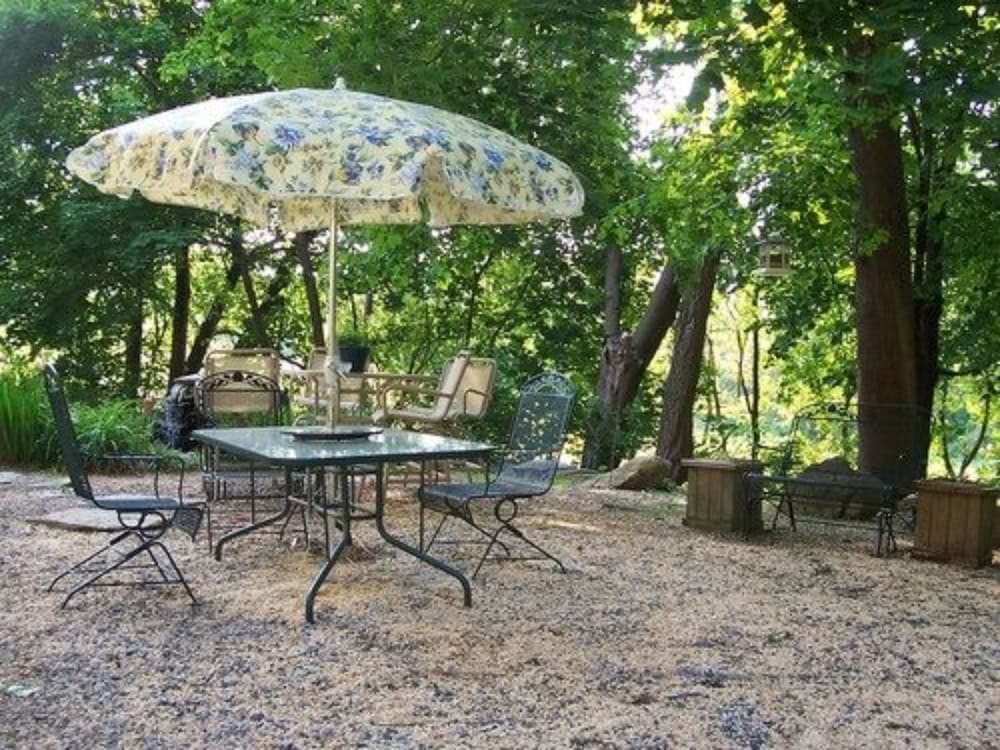 Fallen Tree Farm Bed & Breakfast 37/50