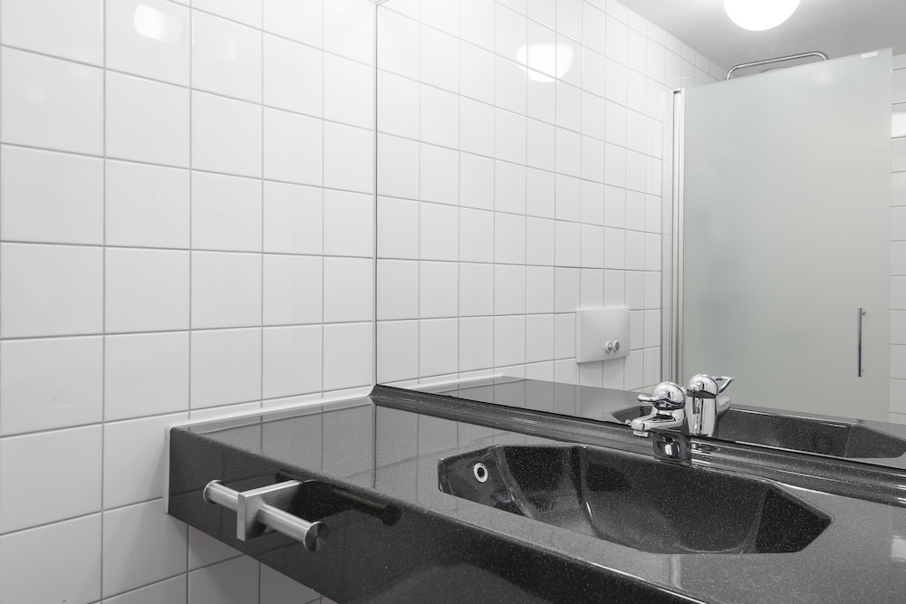 Quality Hotel 11 31/54