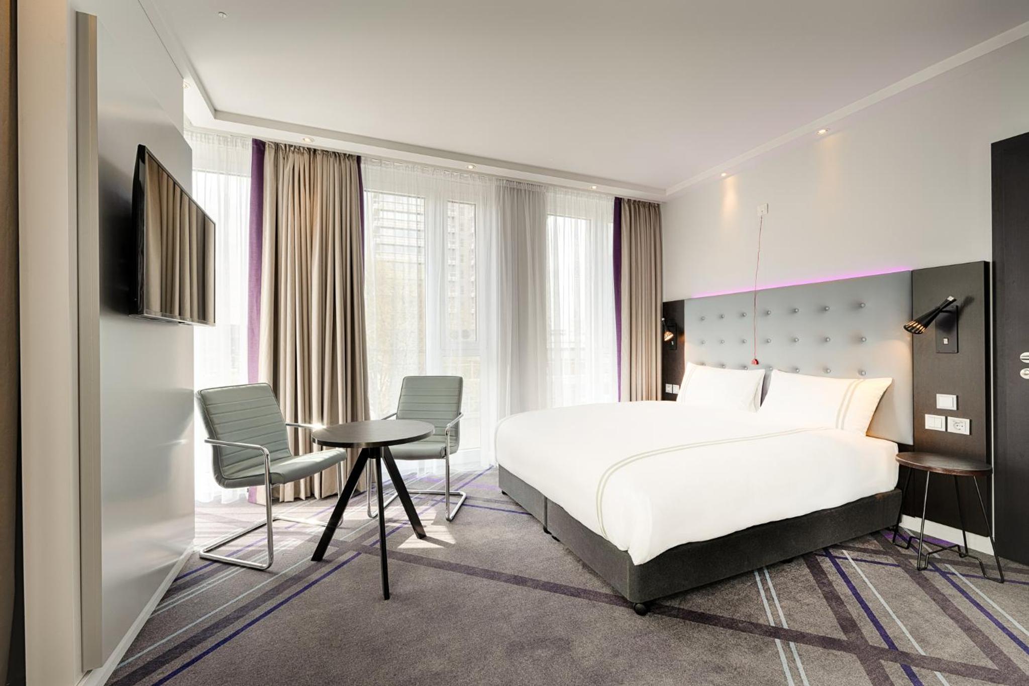 Universal, Accessible، Premier Inn Berlin Alexanderplatz Hotel 2/2