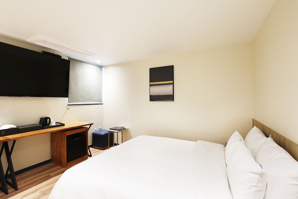 Mariposa Hotel Songtan 12/48