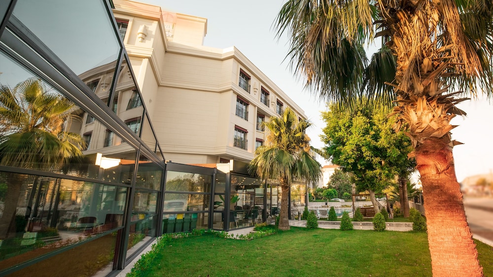 Leaf Port Boutique Hotel 43/50