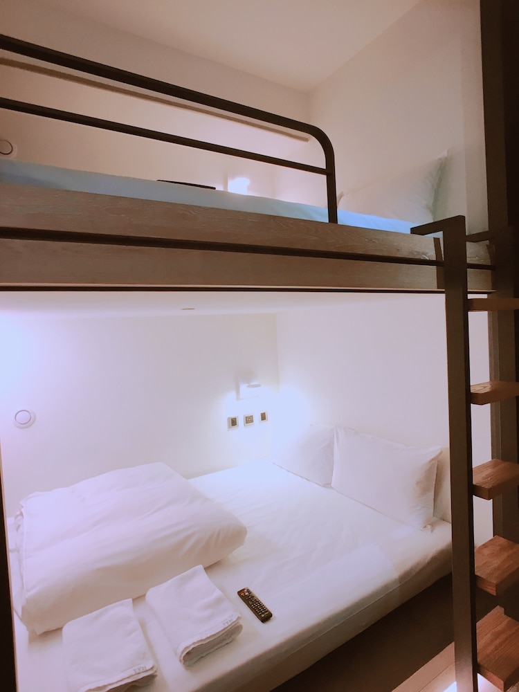 ROOM, QUADRUPLE, BUNK BED, SHARED BATHROOM