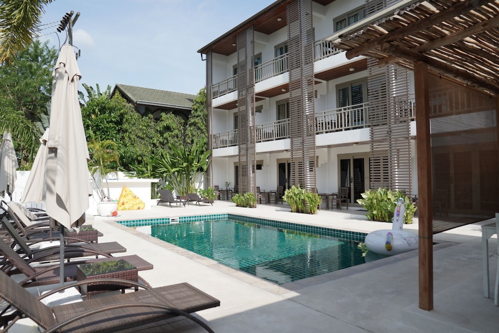 Ampha Place Hotel 9/53