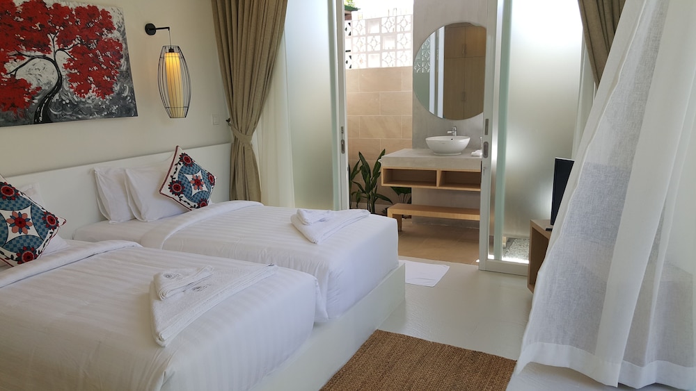 Sahaa Beach Resort 8/48