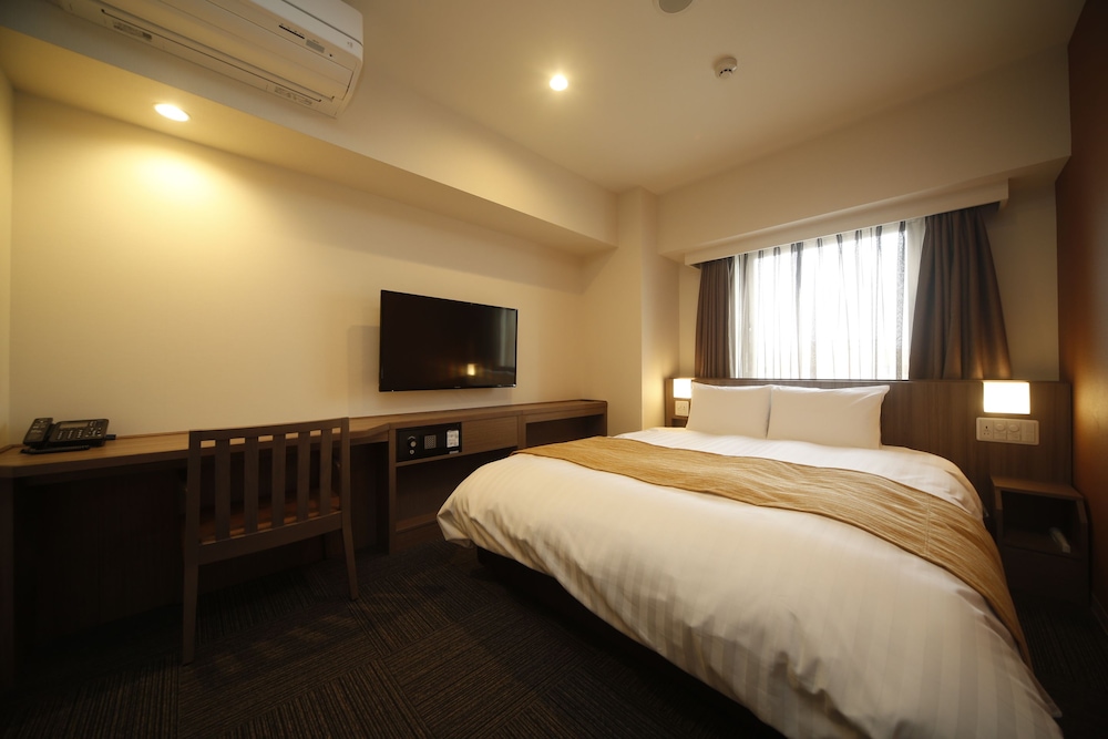 MODERATE, QUEEN BED