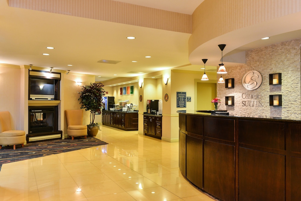 Comfort Suites Near McAs Beaufort 2/28