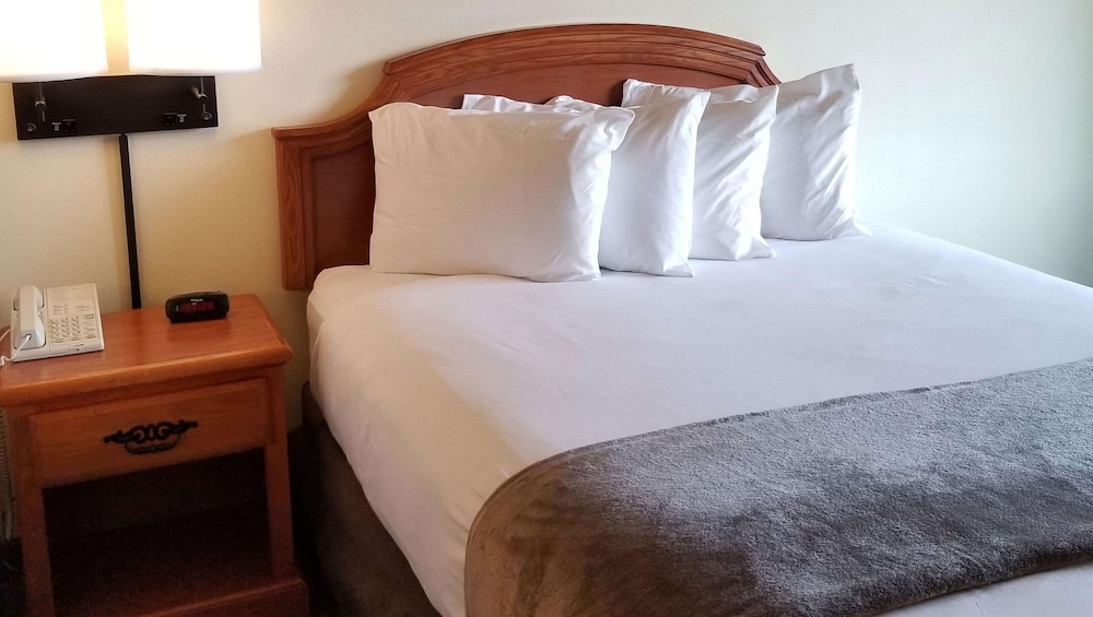 Clatskanie River Inn 16/49