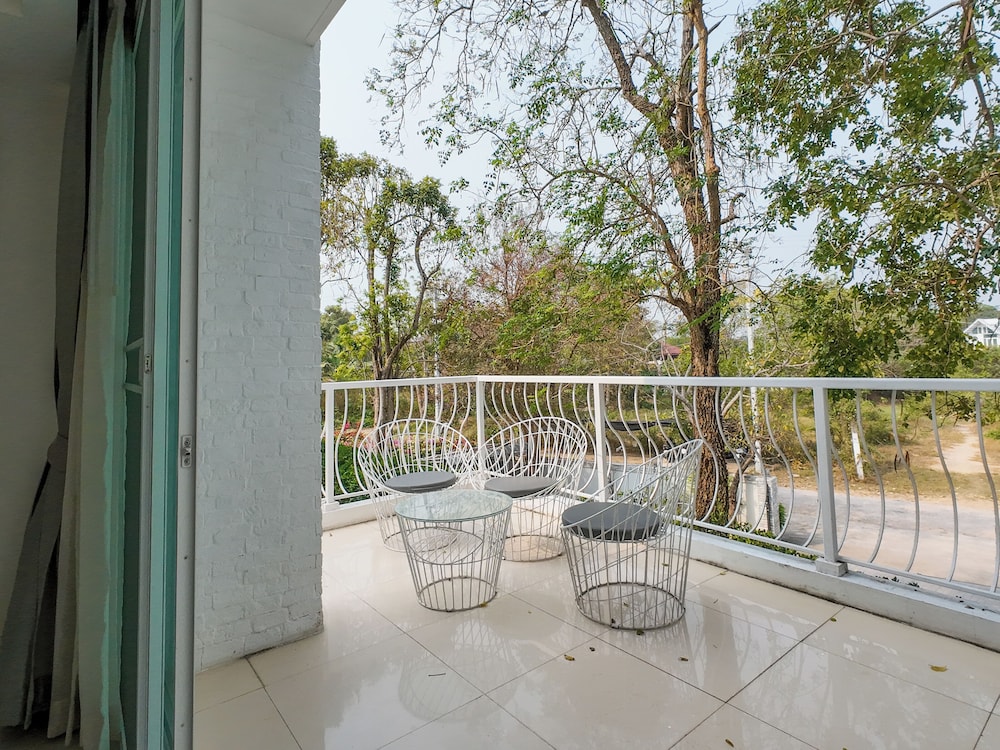 Verano Beach Villa 35/56