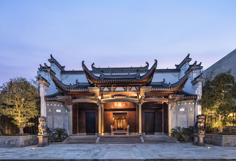 Ahn Luh Zhujiajiao in SHANGHAI