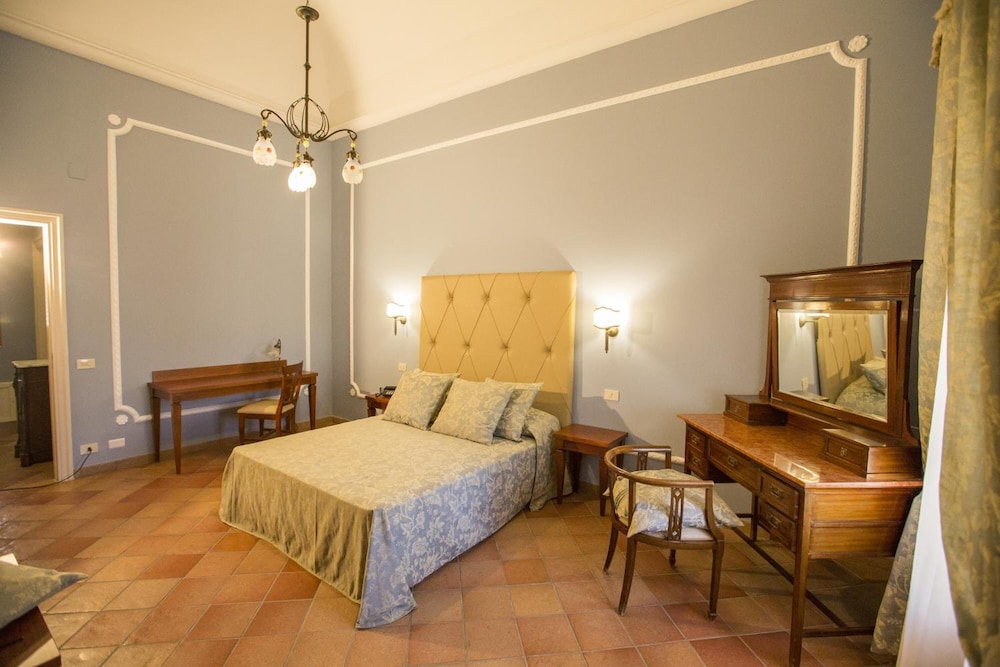 Palazzo Raho 14/40