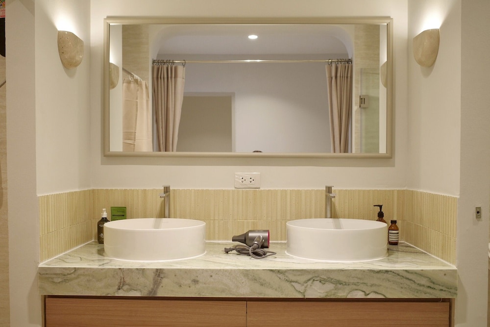 Theme Boutique Hotel Bangkok 48/50