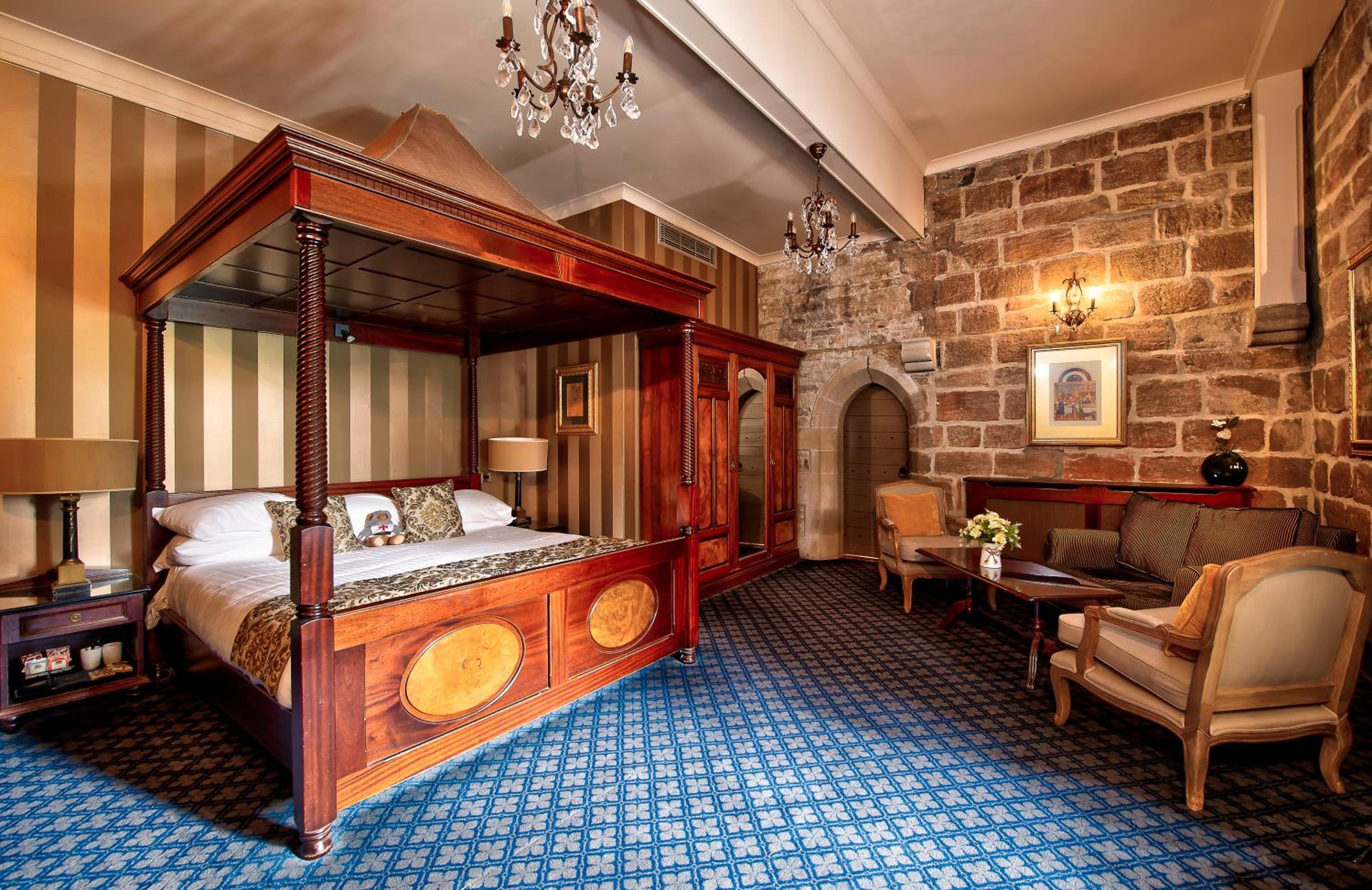 Cliffe, Suite