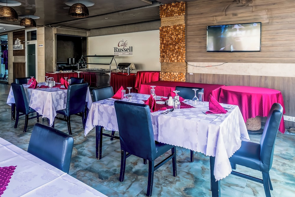 HBT Russel Hotel 49/50
