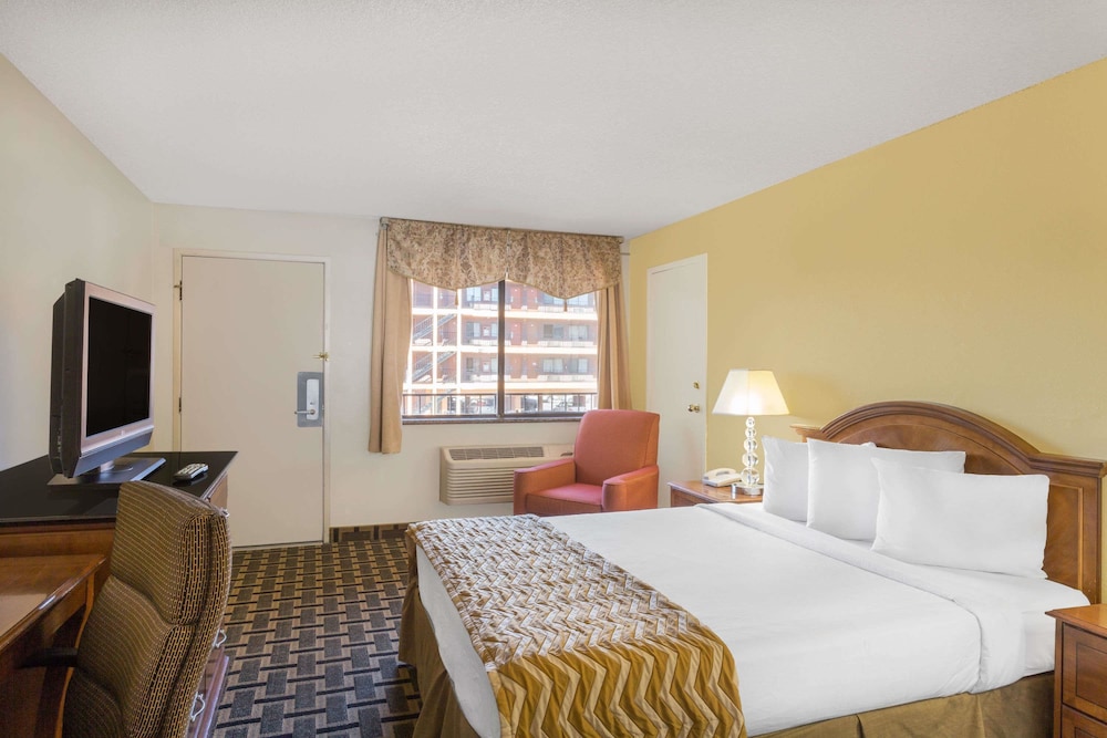 Travelodge by Wyndham Reno Downtown 15/37