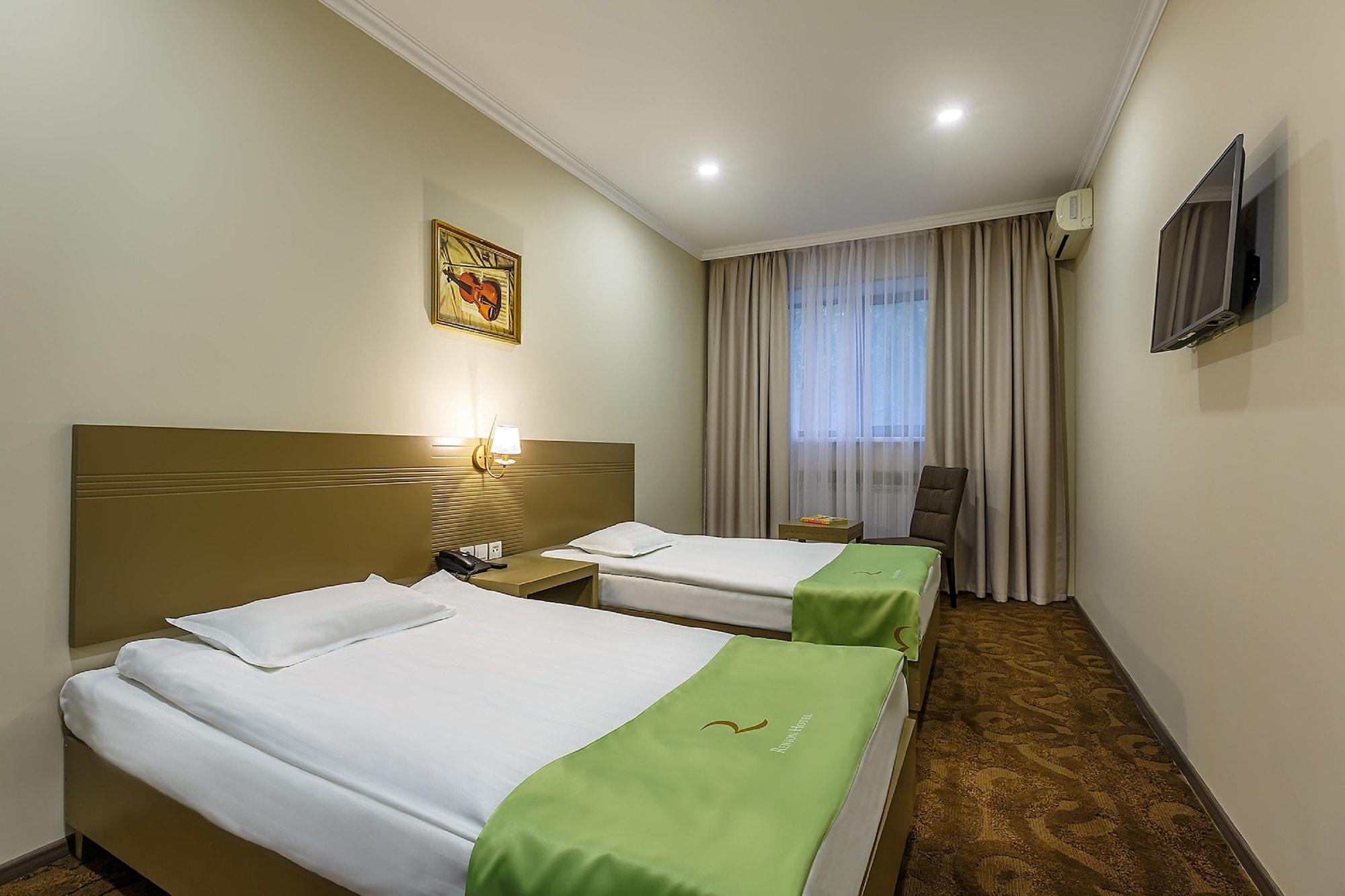 Renion Hotel Almaty 29/80