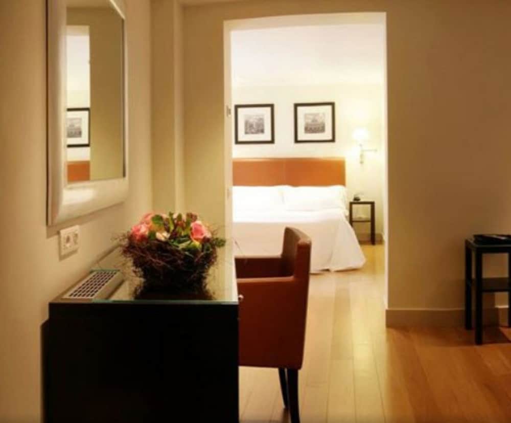 Albergo Santa Chiara Hotel Rome 44/49