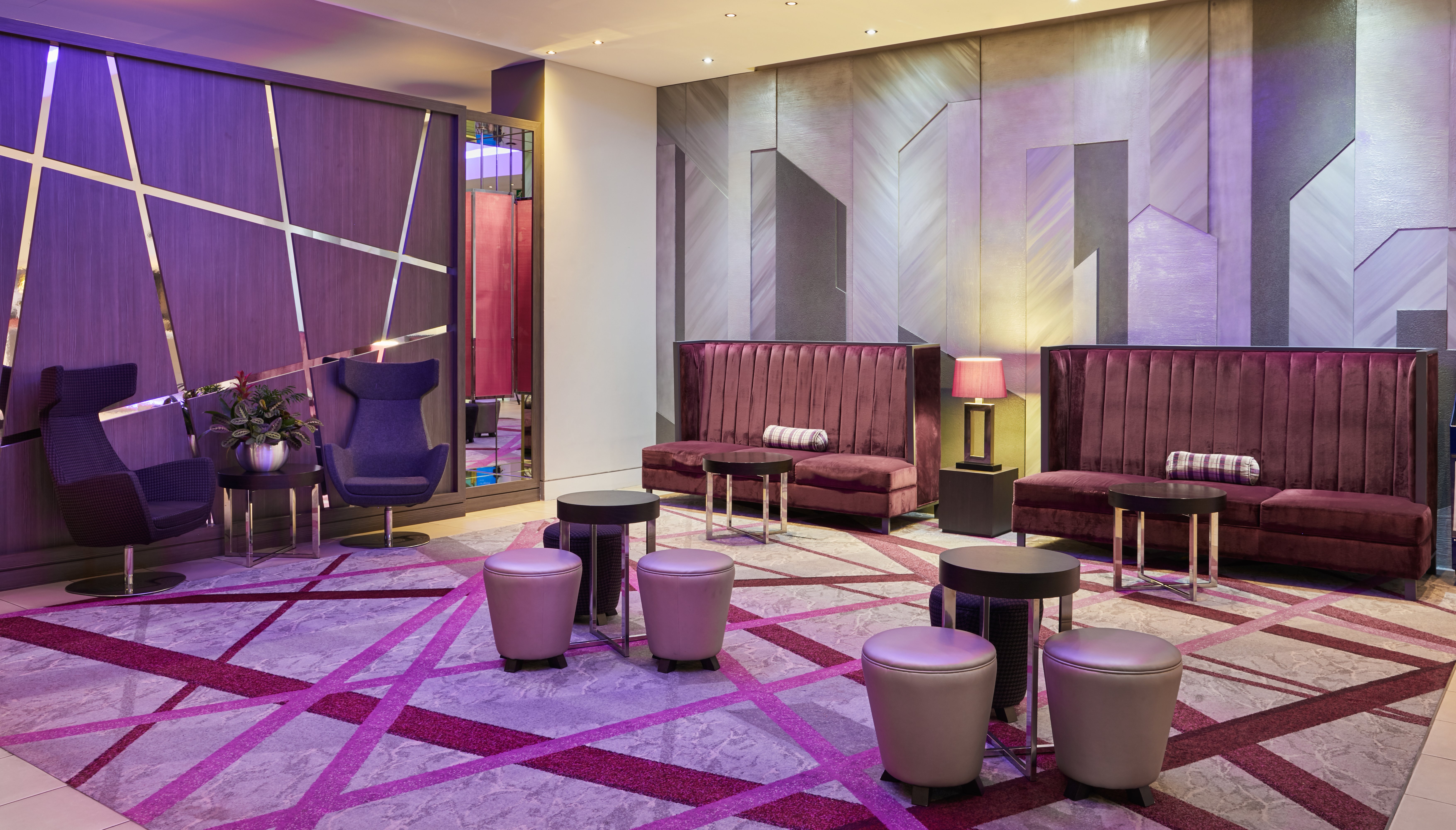 CROWNE PLAZA LONDON DOCKLANDS 35/71