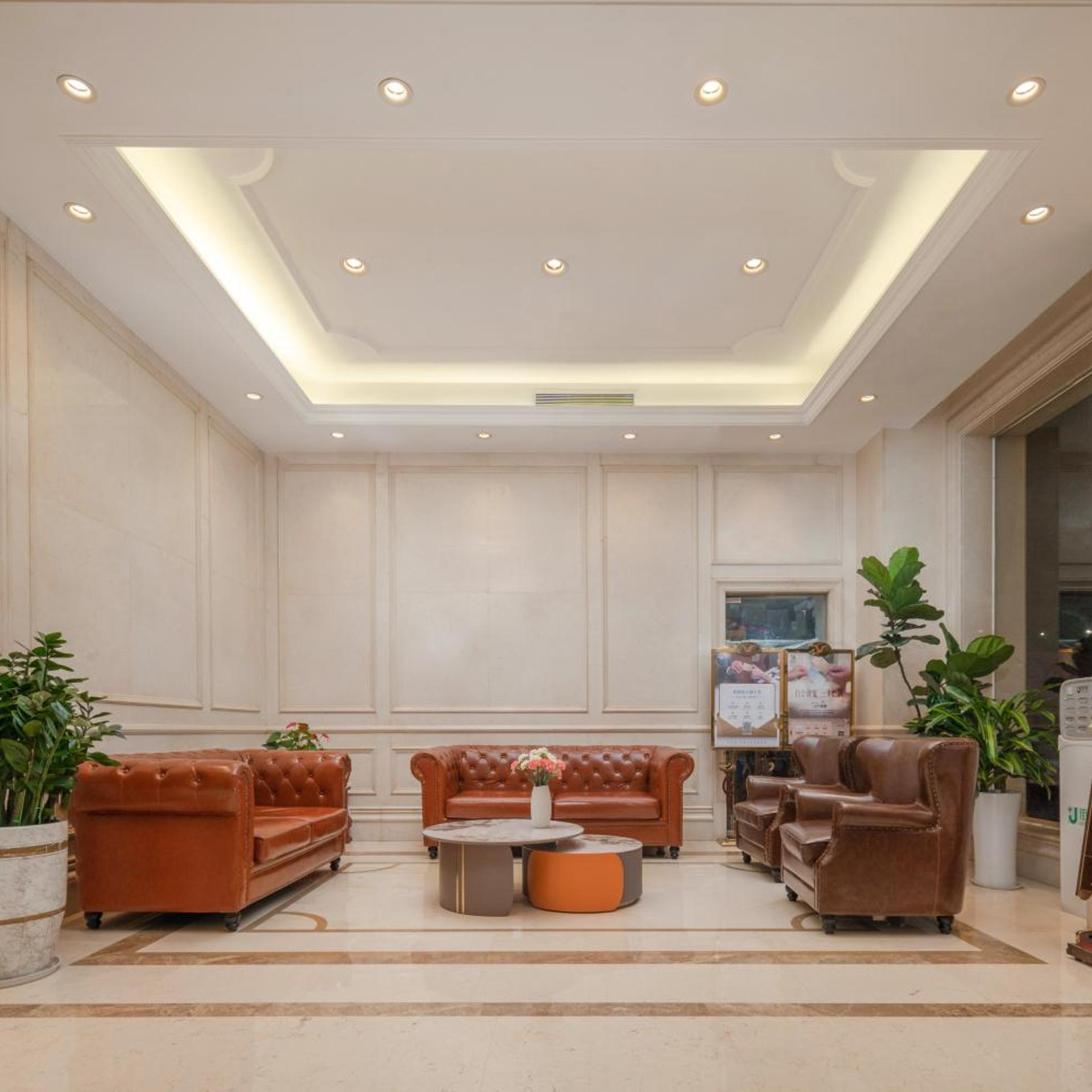 Vienna Hotel Shenzhen (Fuyong Metro Station Branch) 39/48