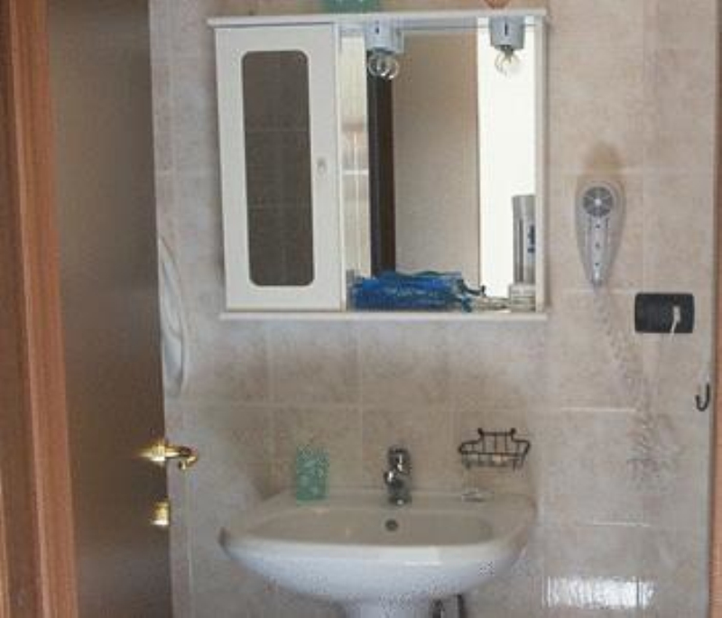Room, Single