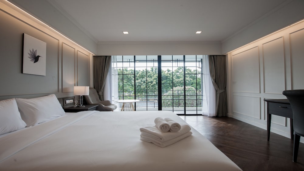 SUITE, RIVER VIEW