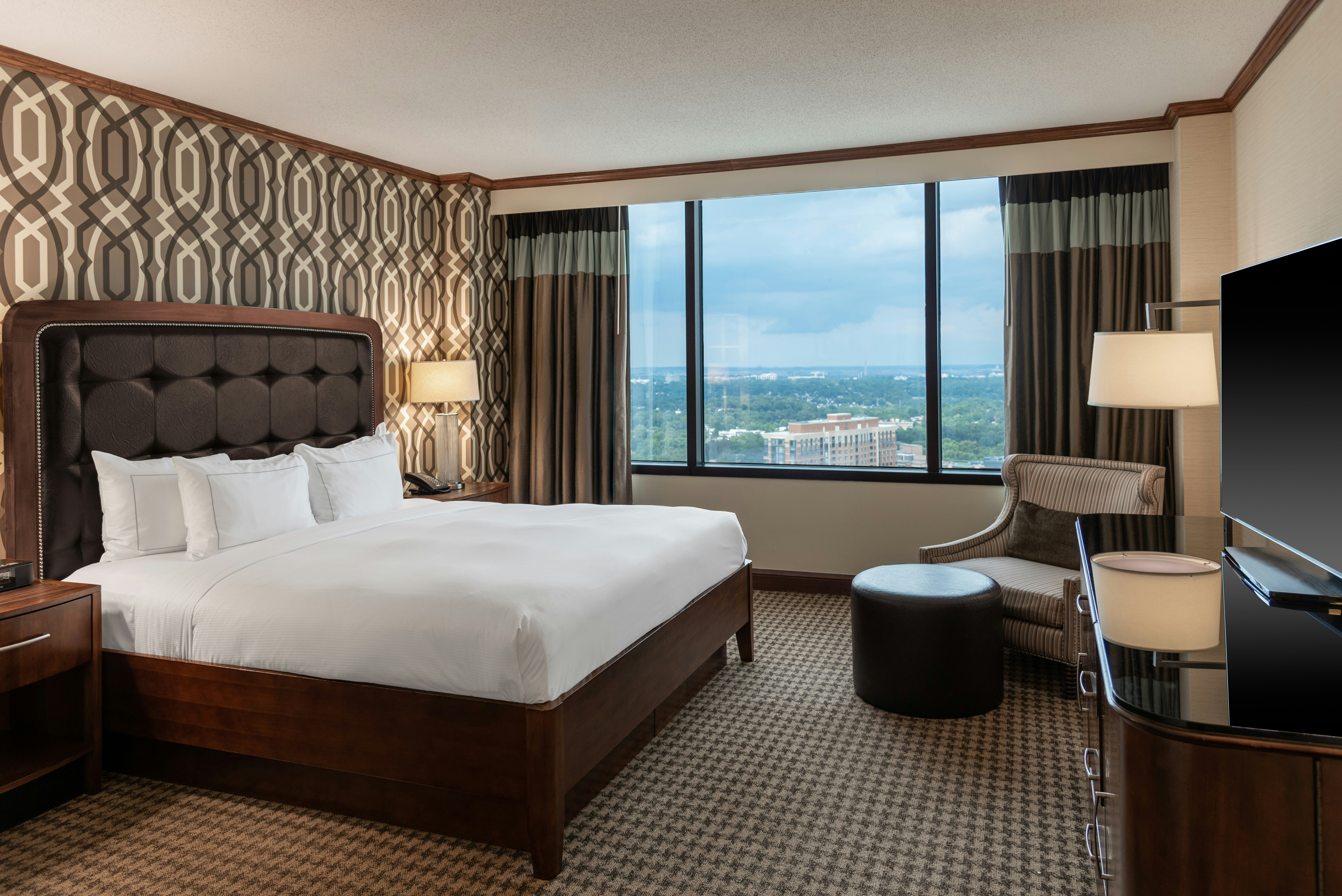 1 BEDROOM, DELUXE, SUITE, KING BED