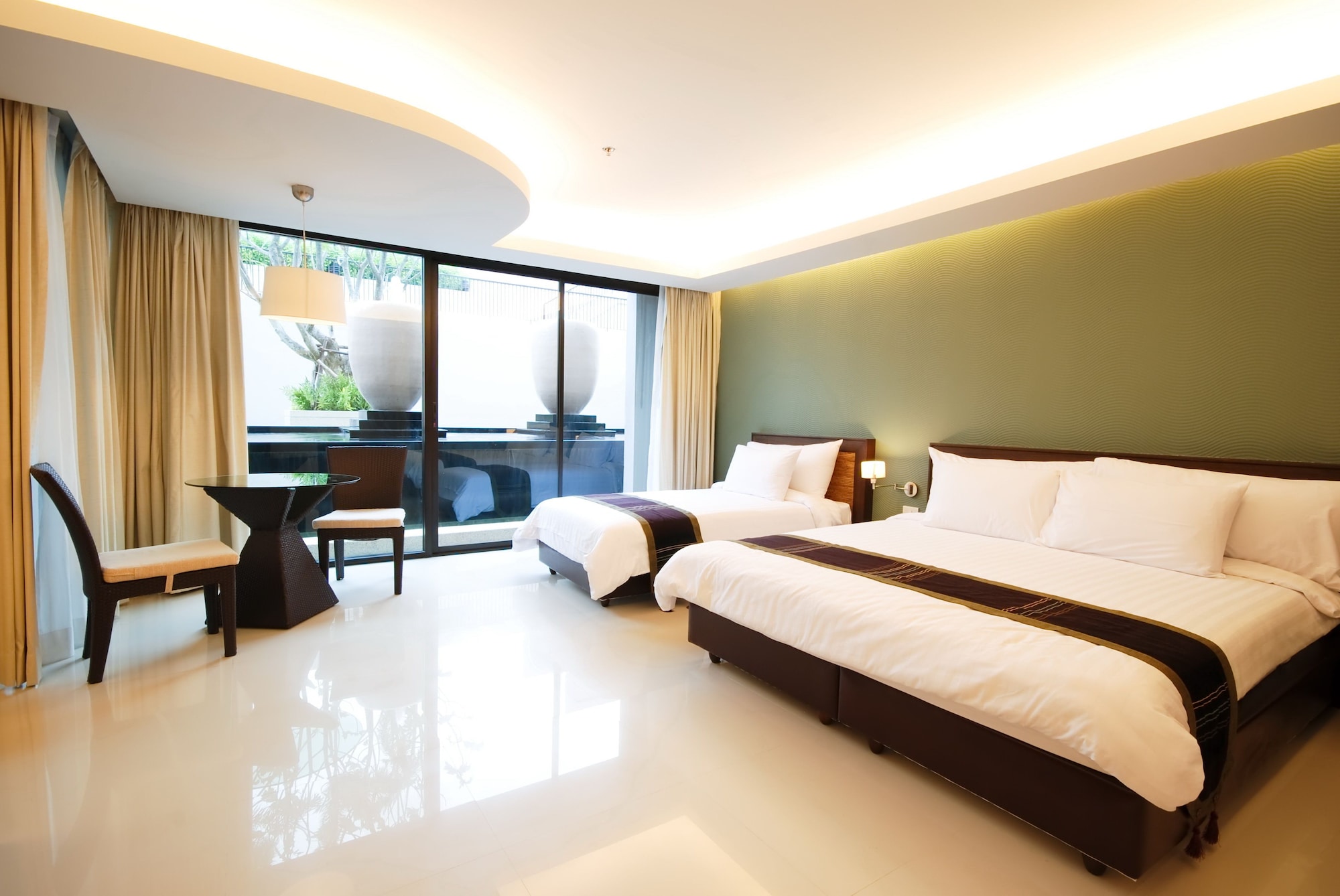 GRAND, FAMILY SUITE