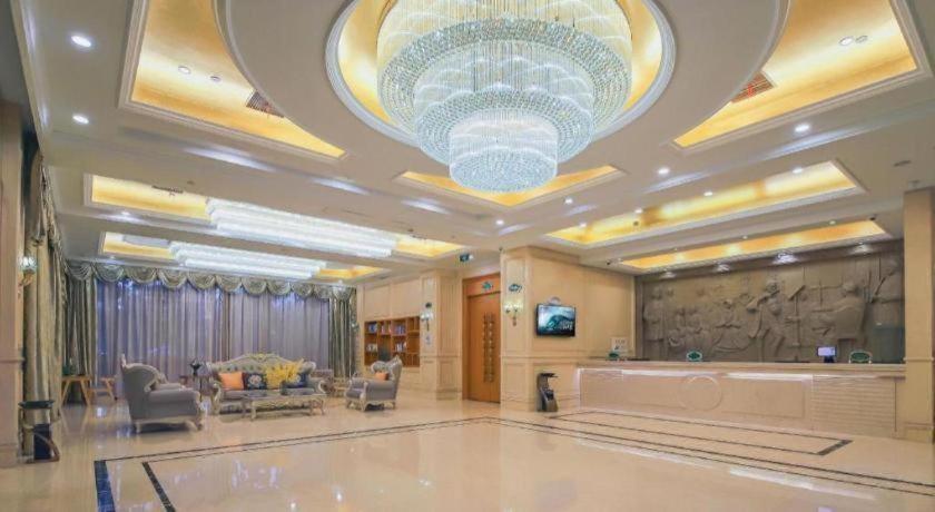 Vienna Hotel (Suzhou Fashion stage Yangcheng Lake store) 9/46