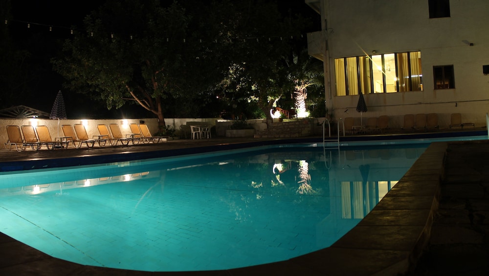 Hotel Esperides 12/31