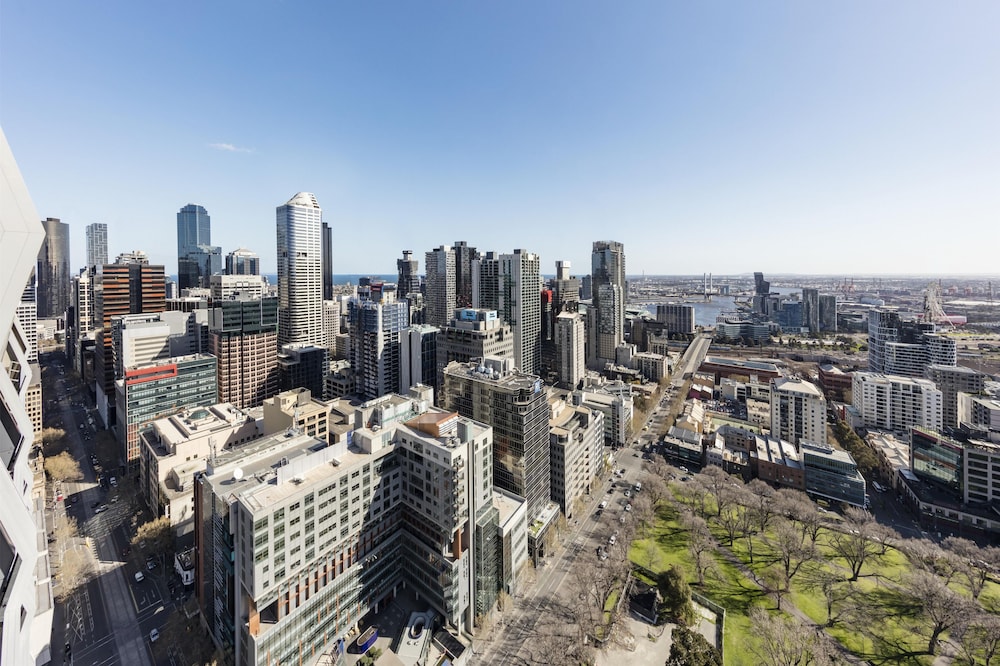 Oaks Melbourne on William Suites 44/50