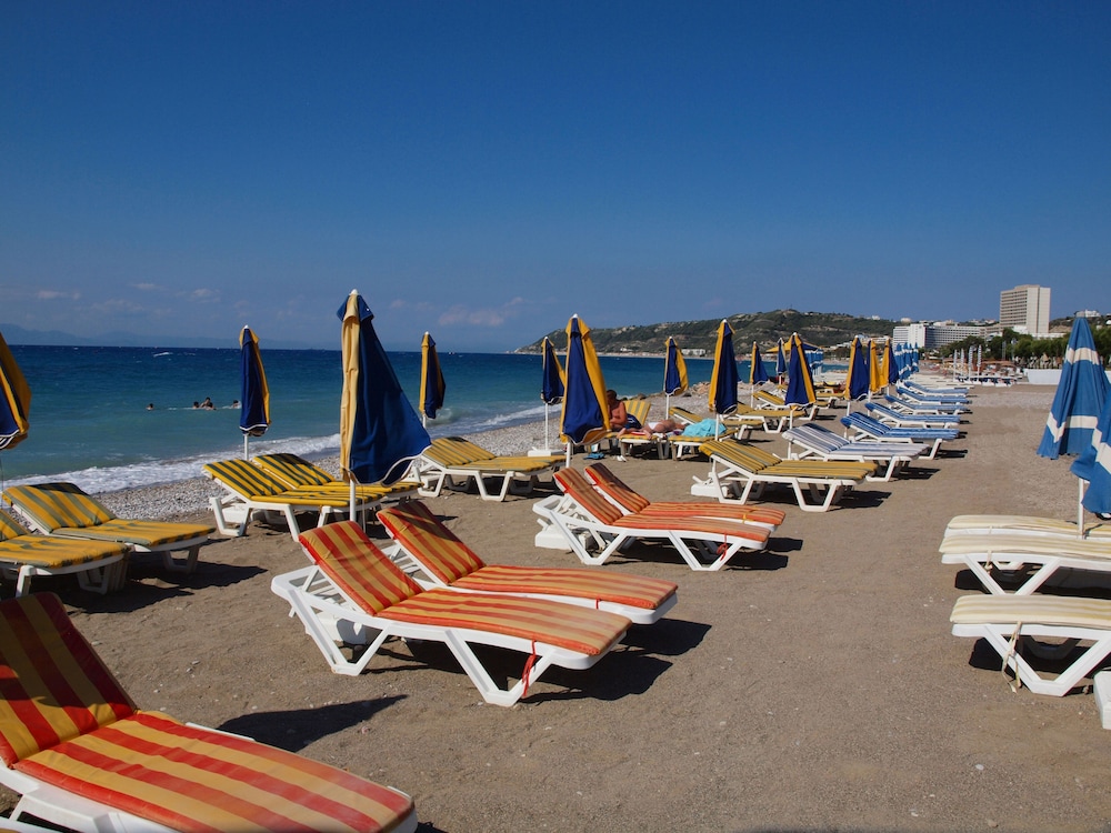 Caravel Apartment Hotel 38/44
