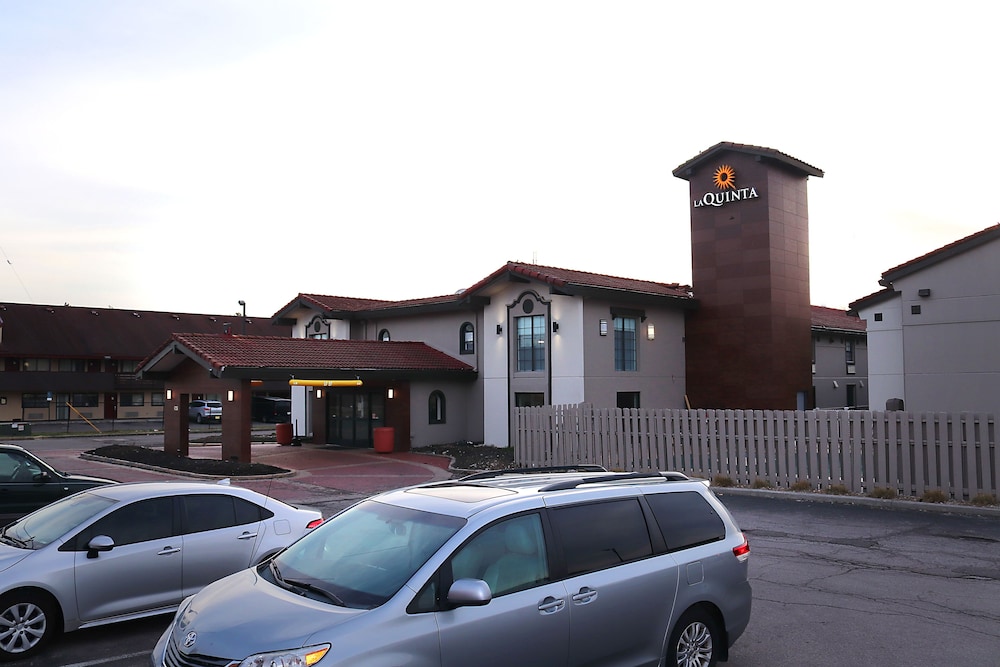 La Quinta Inn by Wyndham Columbus Airport Area 1/62