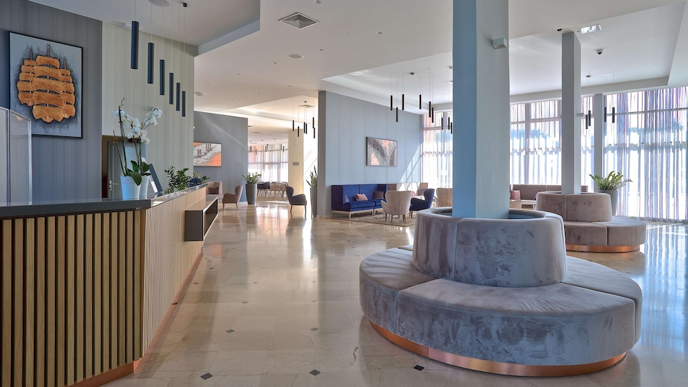 Arena Hotel Holiday 23/50