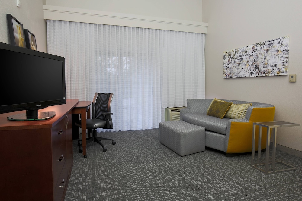 Courtyard By Marriott Chico 58/66