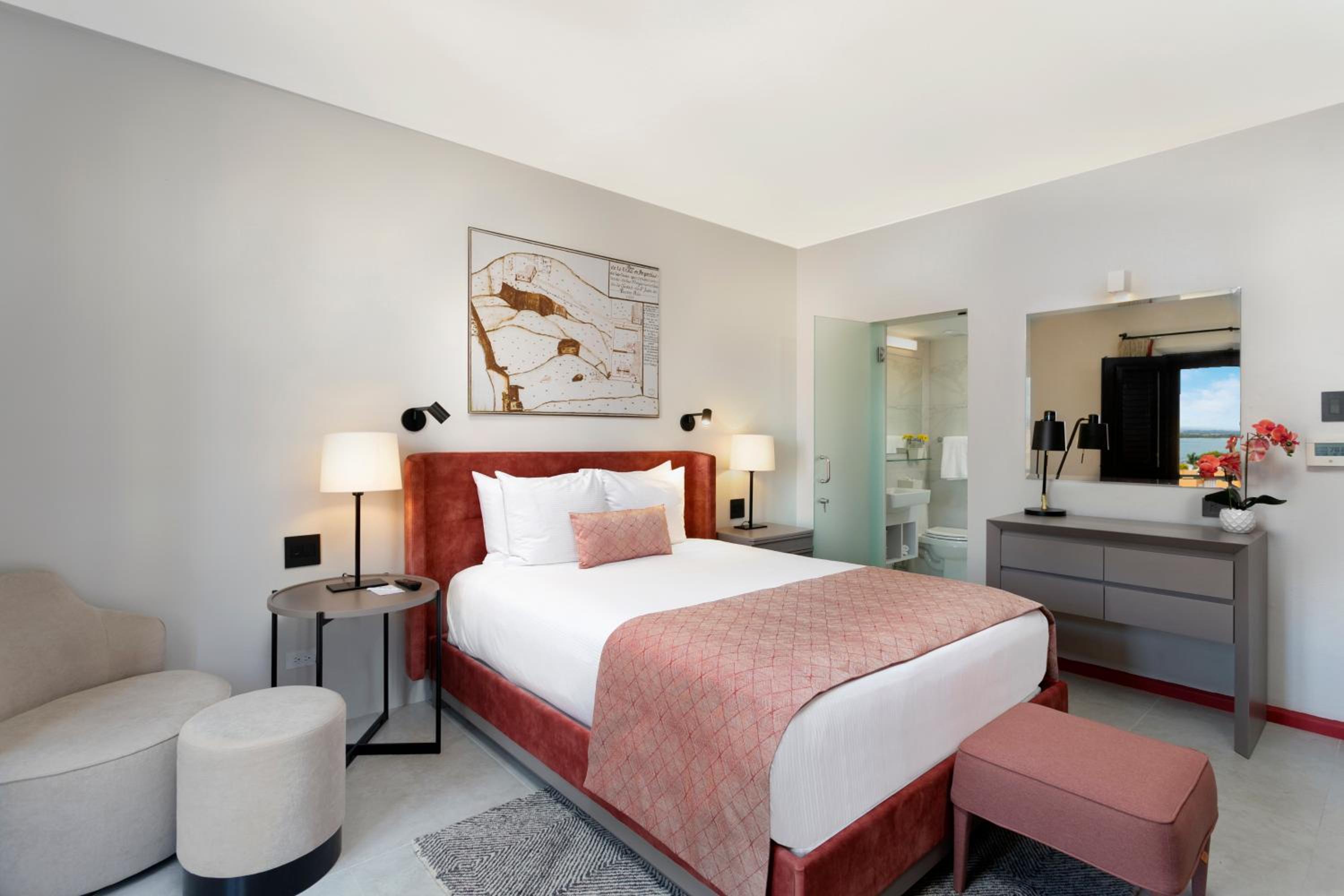 Room, Queen Bed, Bay View