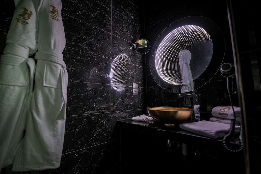 H Hotel Adults Only 44/68