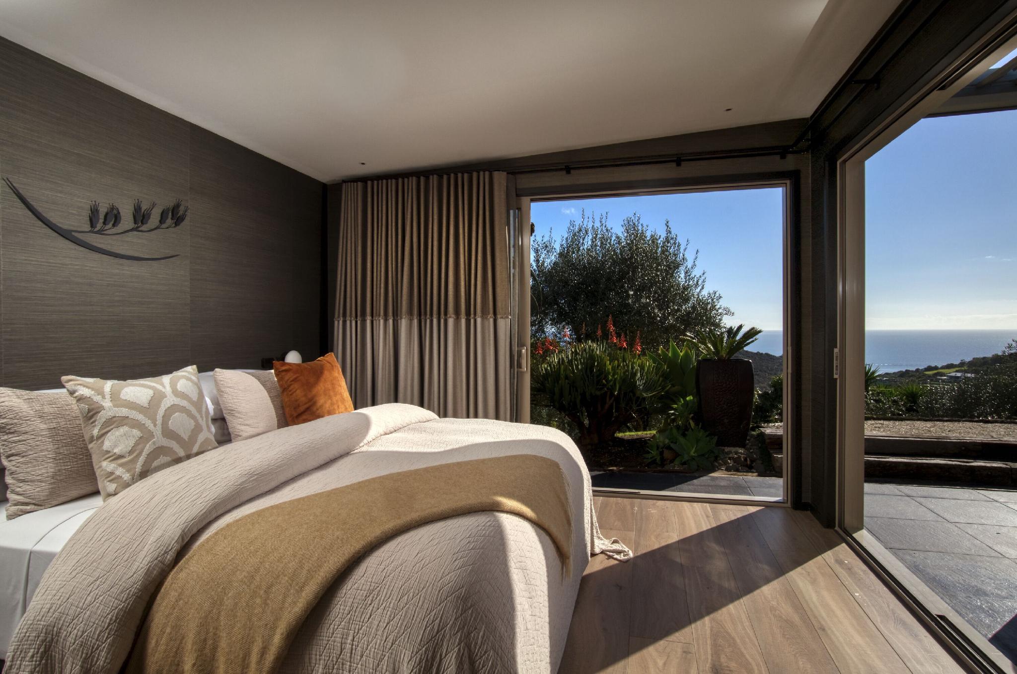 Luxury, Villa