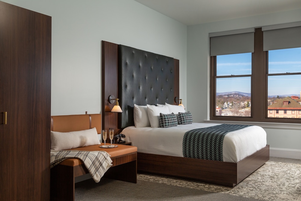 CLASSIC, KING BED