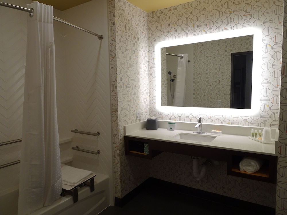 Holiday Inn Jonesboro 11/50