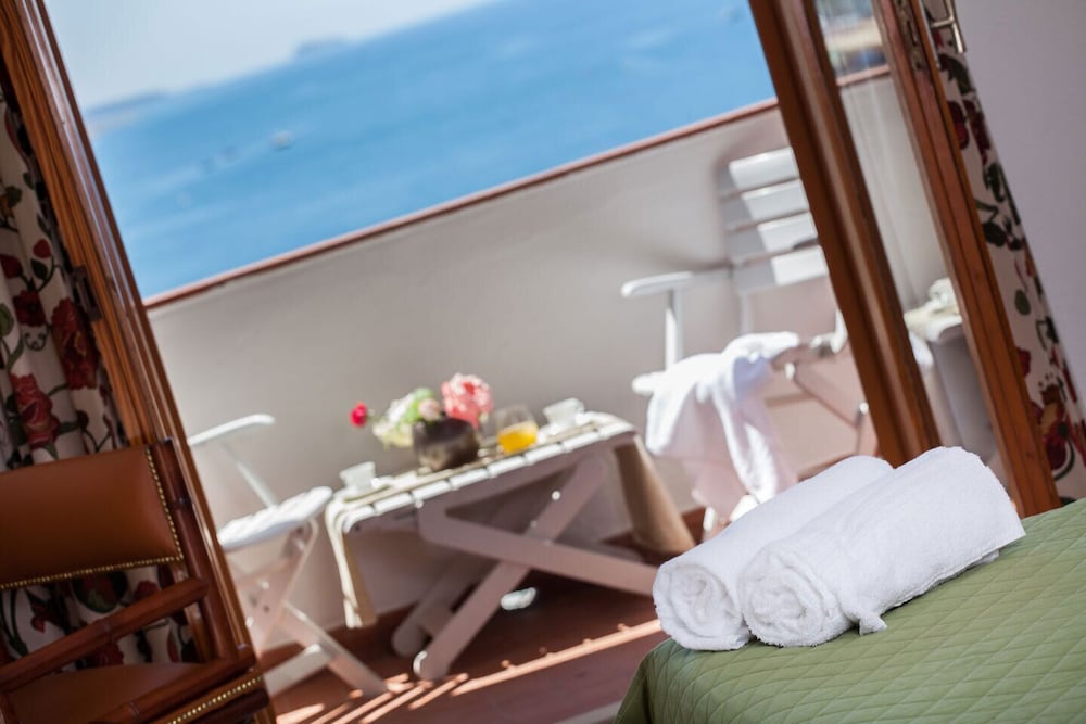 Grand Hotel De Rose 24/65