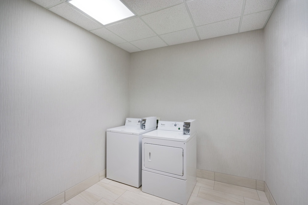 Holiday Inn Express Hotel Suites Frankfort 13/74