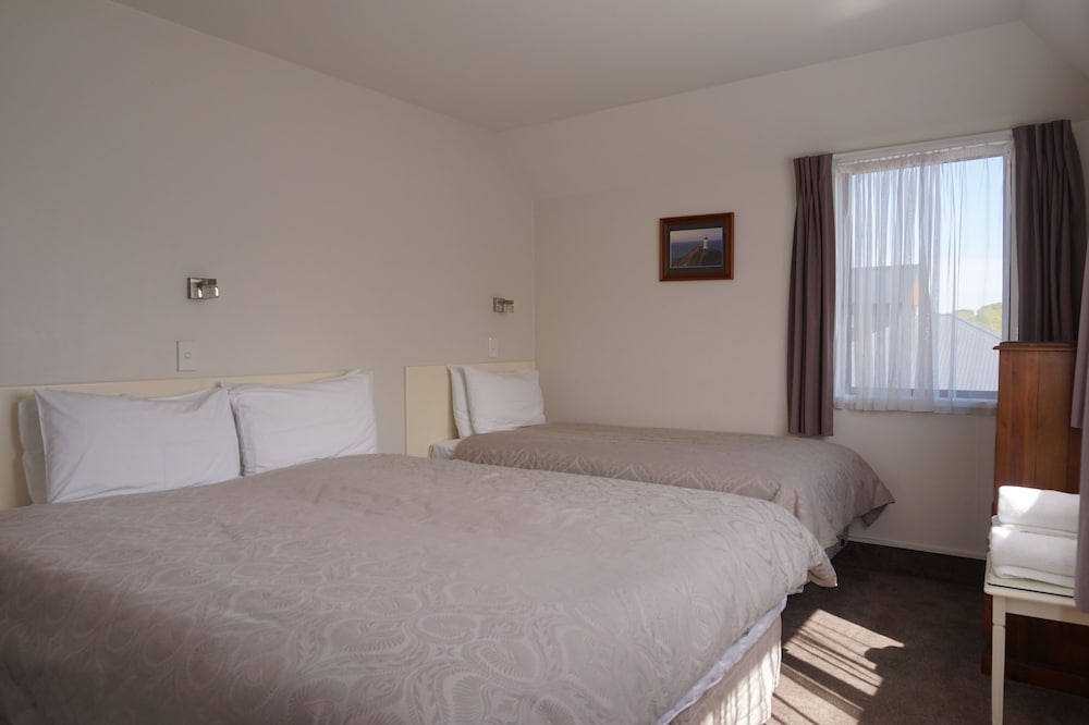 2 BEDROOMS, SUPERIOR, APARTMENT