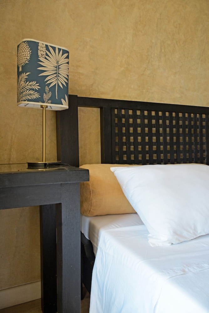 Lawford S Hotel 22/51