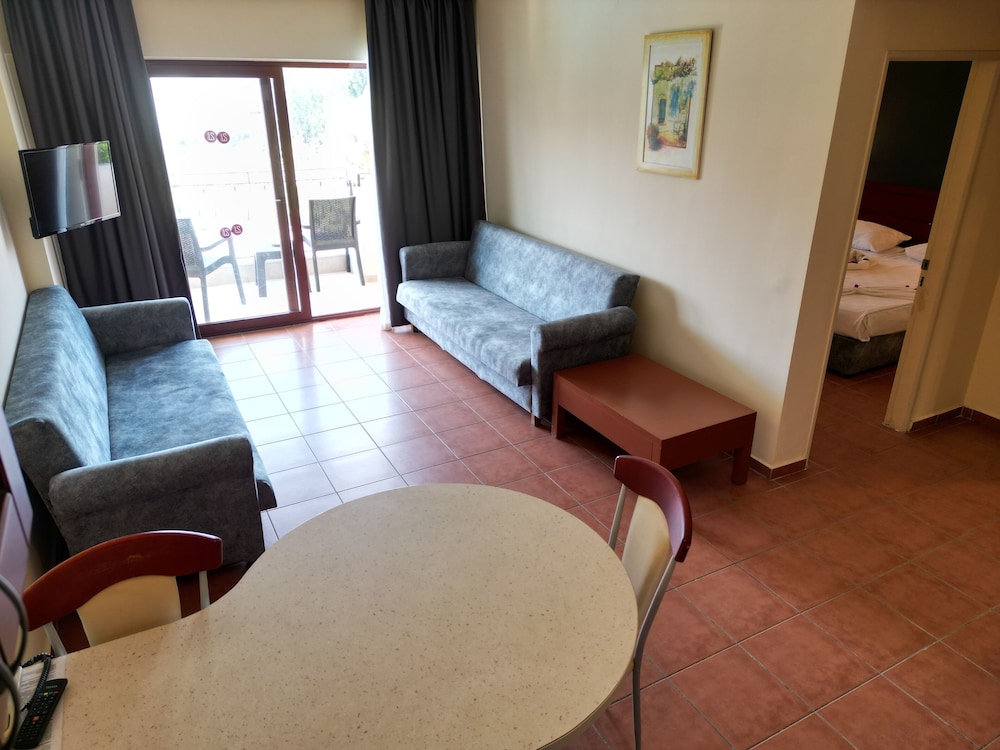 Lemas Suite Hotel 25/48