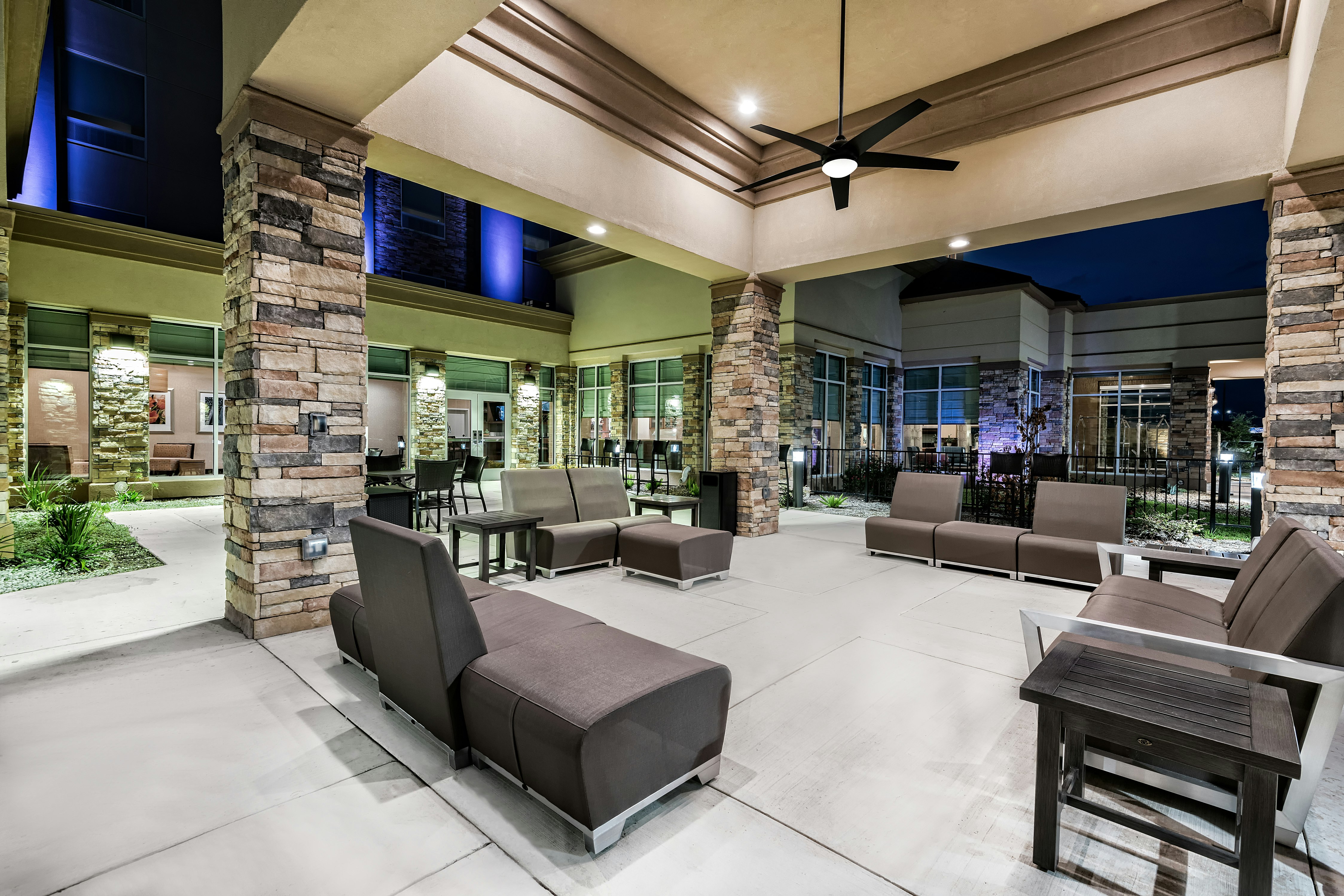 Hilton Garden Inn San Marcos 38/67