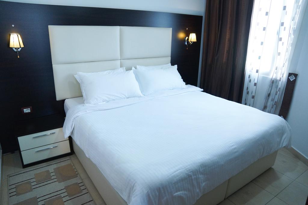 Room at Vila E Arte, TIRANA