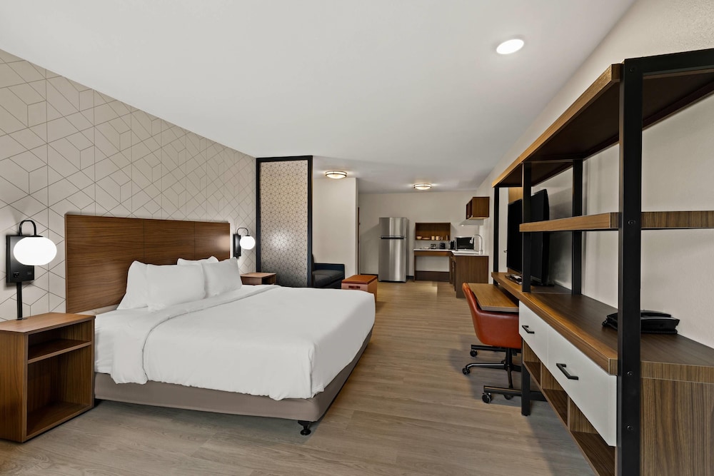 Everhome Suites Denver Airport 19/40