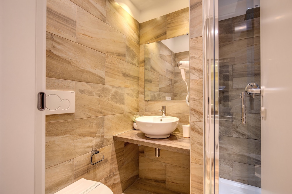 Chester Suites 13/32